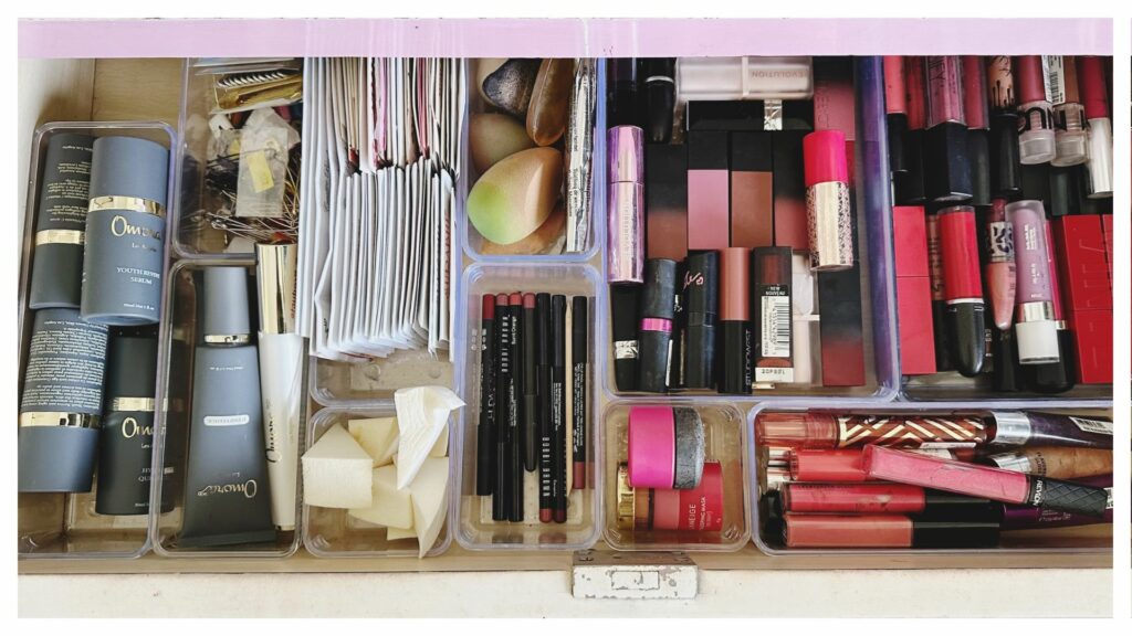 Expert Makeup Organising Hacks for a Clutter-Free Vanity